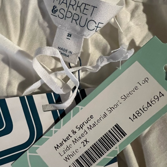 Market & Spruce Ezide mixed materials short sleeve top. Ivory 2x - Picture 6 of 8